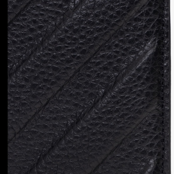 Off-white - Picture 7 of 10